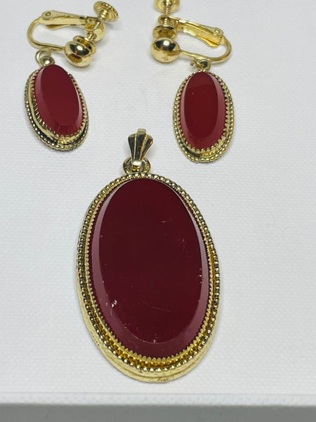 Vintage Red Stone Gold Tone Accents 3 PC Necklace Pendant + Clip Earring Set