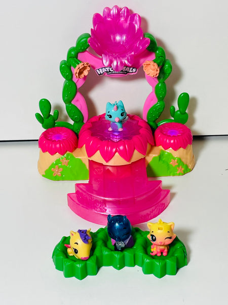 Hatchimals Colleggtibles Talent Show Light Up Stage + 4 Mini Characters