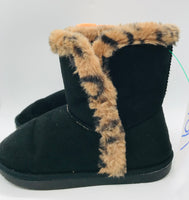 Black Fuzzy Boots With Brown Lining Girls 13/1