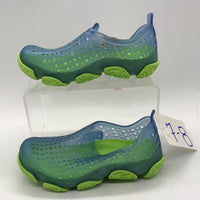 NEW Wonder Nation Blue and Green Water Shoes Boys 7-8